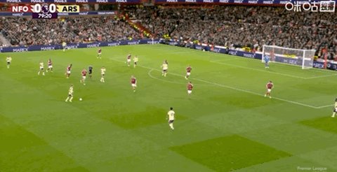 1792369319214023704.gif